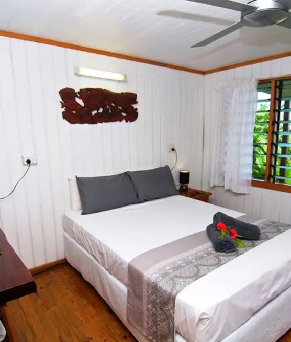 Superior-Double-Room-queen-sized-bed
